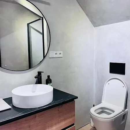 Bedrich ヤノフ・ナト・ニソウ